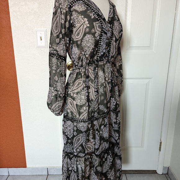 Knox Rose Printed Button Front Midi Dress - Picture 8 of 8